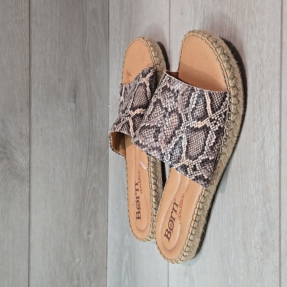 Born Women Animal Snake Print Espadrille Platform Sandals shoes sz 9M - Picture 1 of 10